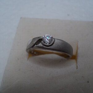 CZ 4mm sterling silver ring size 8 POS180